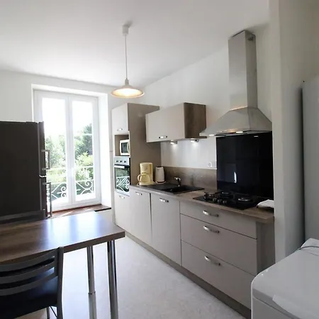 Dom wakacyjny Renove Pres Du De Saint-etienne Cantales, 4 Pers, Equipe Avec Jardin, Tv, Wifi Et ! - Fr-1-742-400 Saint-Gérons
